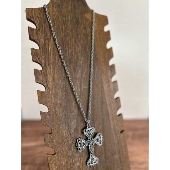 Vintage Sarah Coventry Limited Edition 1974 Large Cross Pendant Necklace - Picture 7 of 7